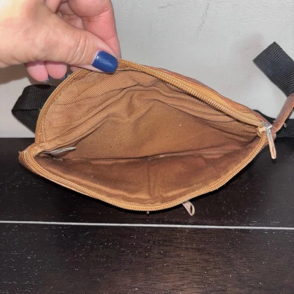 Genuine Leather Fanny Pack | Bum Bag | Cross Body | BOSS | Adjustable Strap - Picture 3 of 10